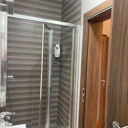 74 Temple Point 3 Bedroom Apt Appartement *
